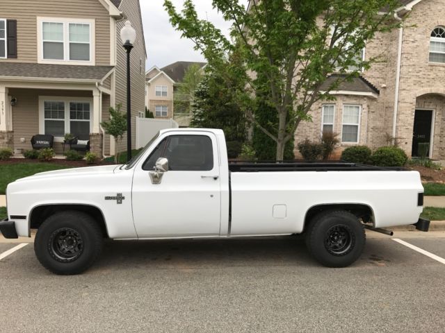 1985 White Chevrolet C-10 Standard Cab Pickup