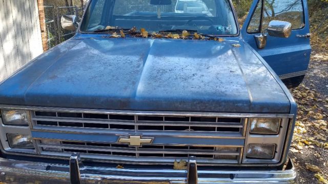 1985 Blue Chevrolet C-10 Pick up truck long bed