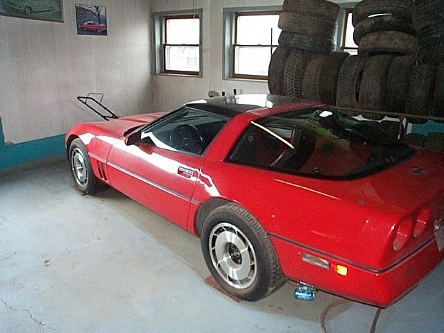 1985 Red Chevrolet Corvette Coupe