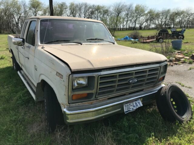 1985 Tan Ford F-250 Extended Cab Pickup