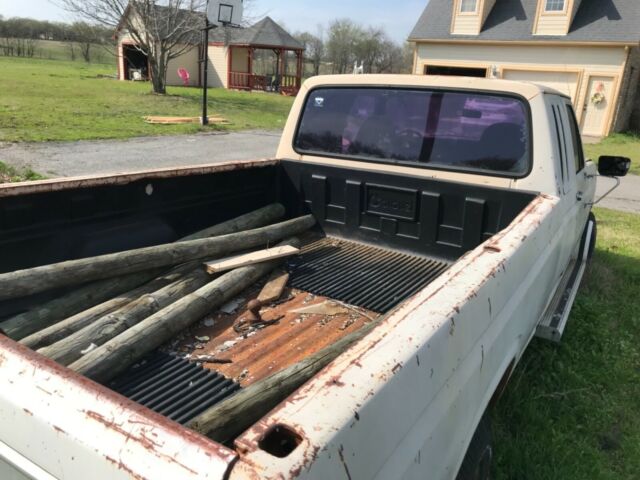 1985 Tan Ford F-250 Extended Cab Pickup