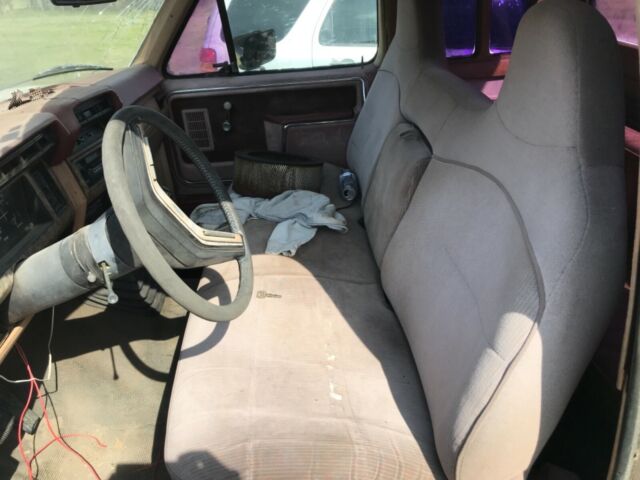 1985 Tan Ford F-250 Extended Cab Pickup