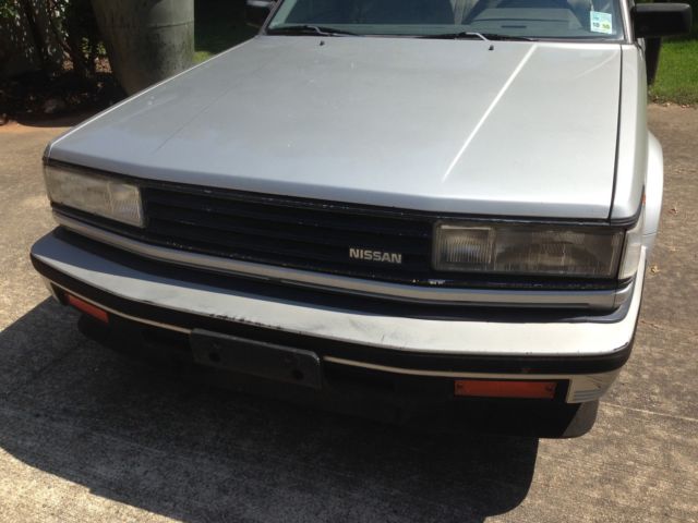 1985 Silver Nissan Maxima Sedan