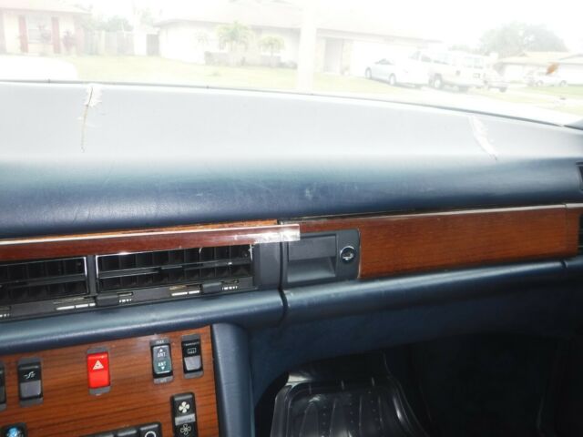 1985 Blue Mercedes-Benz 300-Series Sedan