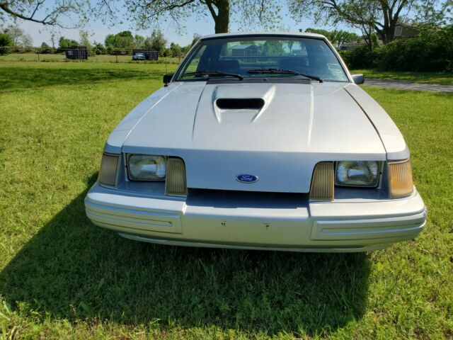 1985 Silver Ford Mustang Hatchback
