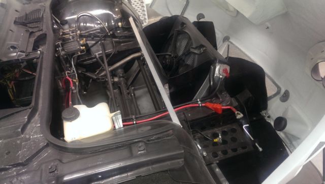 1985 White Pontiac Fiero