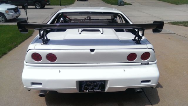 1985 White Pontiac Fiero