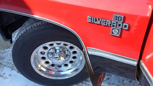 1986 Black Chevrolet Suburban