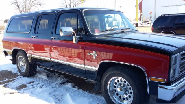 1986 Black Chevrolet Suburban