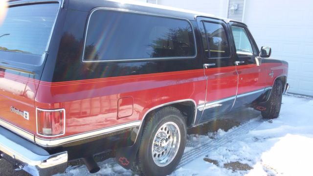 1986 Black Chevrolet Suburban