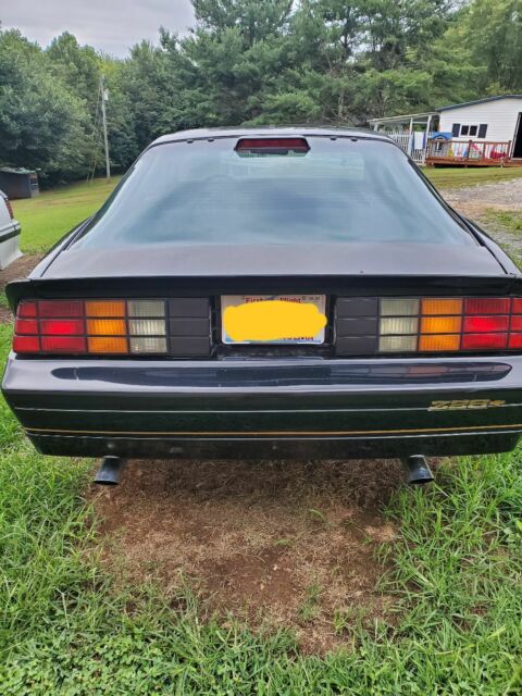 1986 Black Chevrolet Camaro