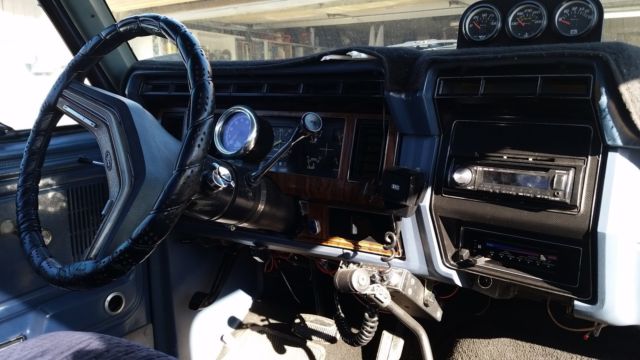 1986 Black Ford F-150 Standard Cab Pickup