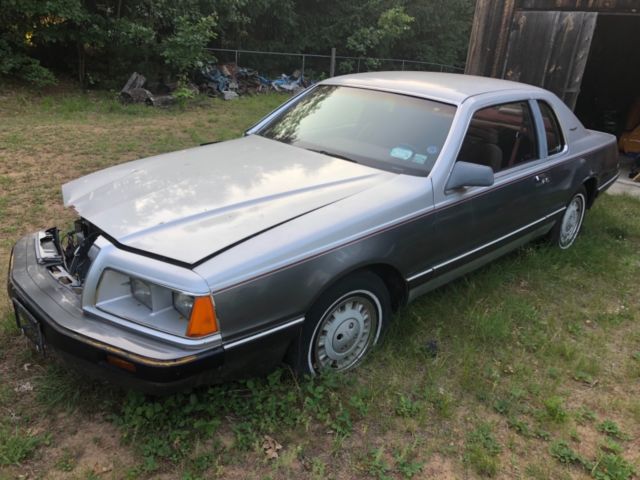 1986 Gray Ford Thunderbird Coupe