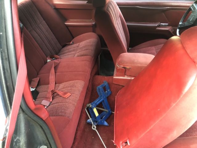 1986 Gray Ford Thunderbird Coupe