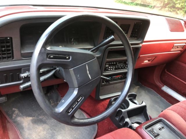 1986 Gray Ford Thunderbird Coupe