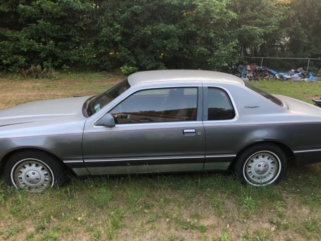 1986 Gray Ford Thunderbird Coupe