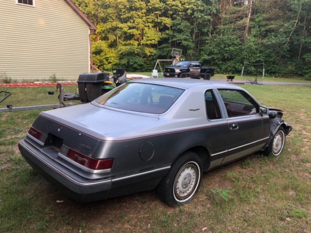 1986 Gray Ford Thunderbird Coupe