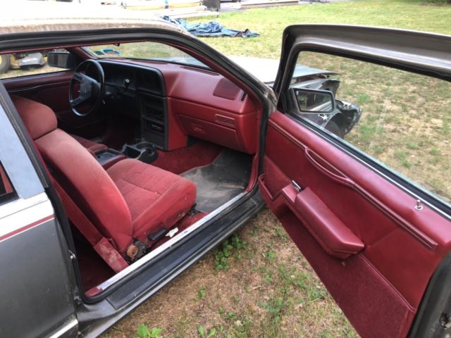 1986 Gray Ford Thunderbird Coupe