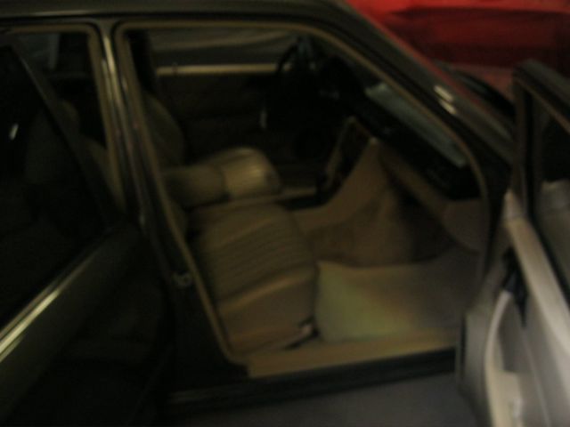 1986 Gray Mercedes-Benz 300-Series Sedan