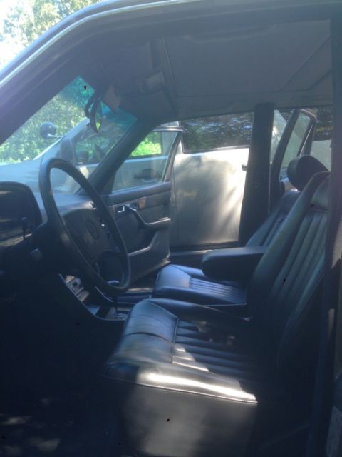 1986 Gray Mercedes-Benz E-Class Sedan