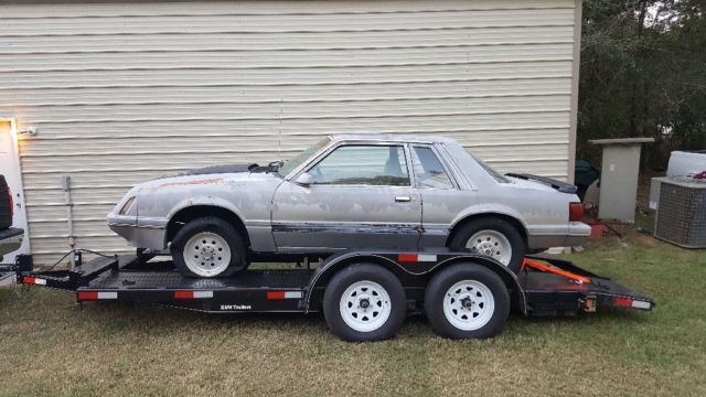 1986 Silver Ford Mustang Coupe