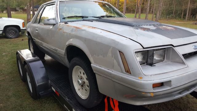 1986 Silver Ford Mustang Coupe