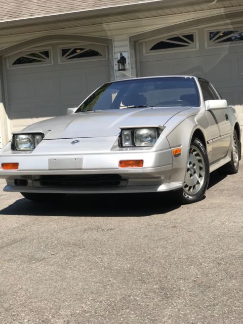 1986 Gray Nissan 300ZX Hatchback