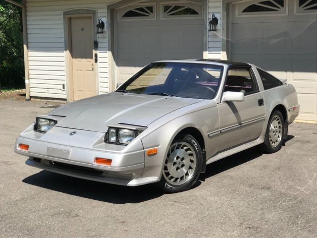 1986 Gray Nissan 300ZX Hatchback
