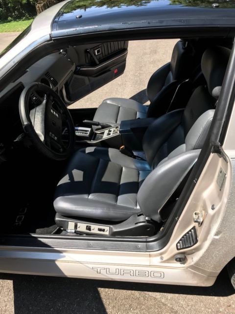 1986 Gray Nissan 300ZX Hatchback