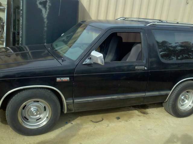 1986 Black Chevrolet S-10 SUV