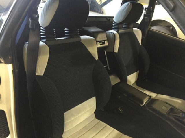 1986 White Toyota MR2