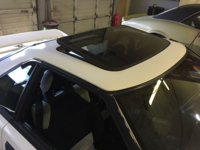 1986 White Toyota MR2