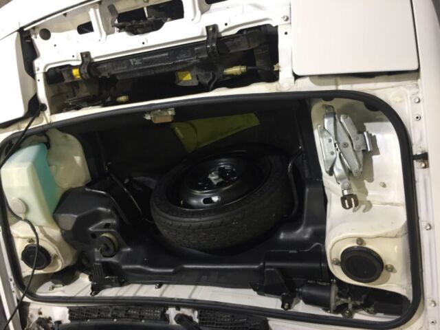 1986 White Toyota MR2