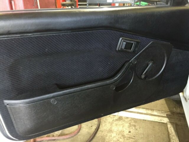 1986 White Toyota MR2