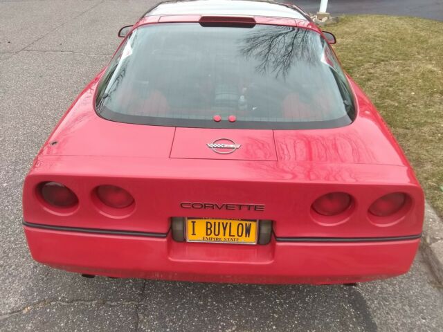 1986 Red Chevrolet Corvette Coupe