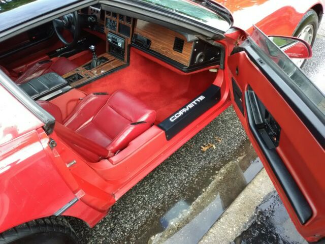 1986 Red Chevrolet Corvette Coupe