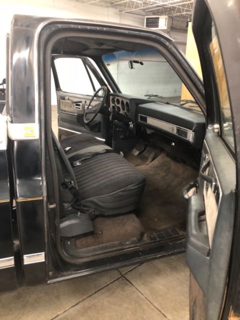 1987 Black Chevrolet C-10 Standard Cab Pickup