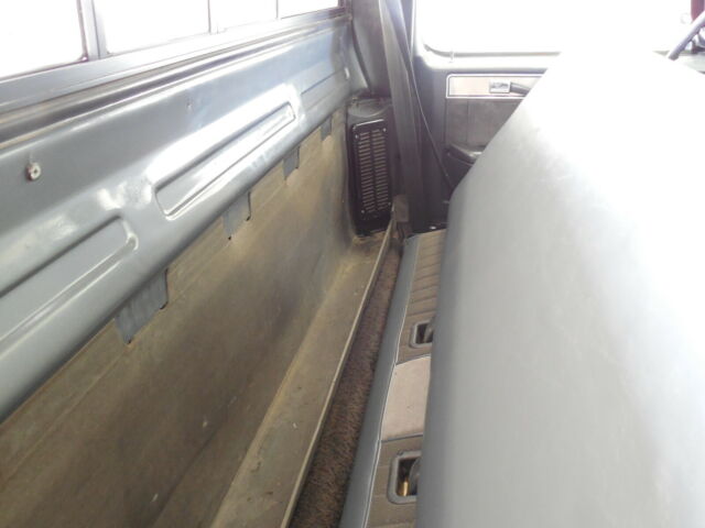 1987 GRAY Chevrolet C-10 Standard Cab Pickup