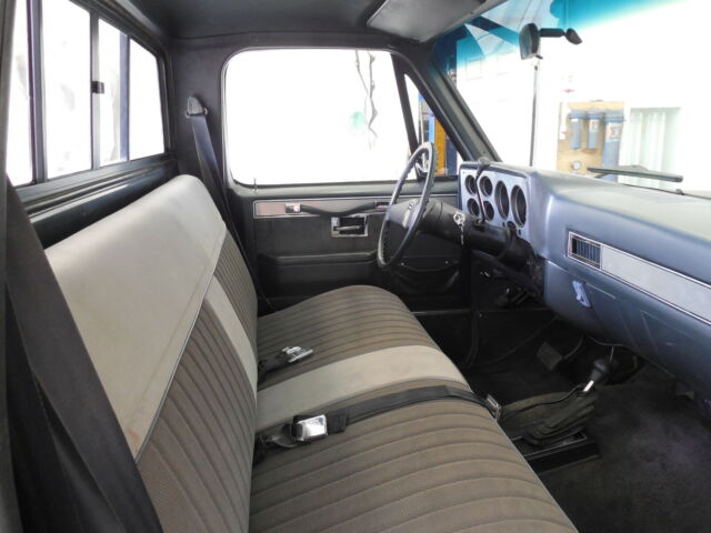 1987 GRAY Chevrolet C-10 Standard Cab Pickup