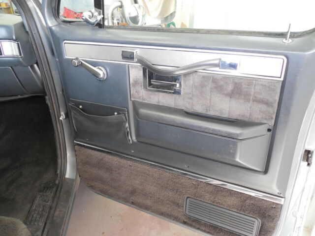 1987 GRAY Chevrolet C-10 Standard Cab Pickup