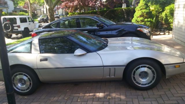 1987 Silver Chevrolet Corvette Coupe