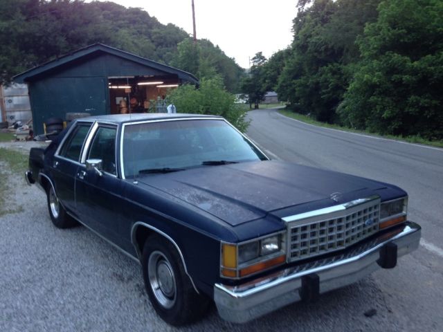 1987 Ford Crown Victoria
