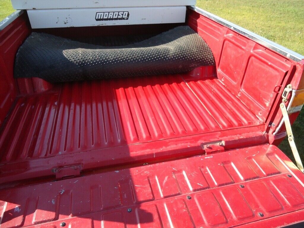1987 Red Toyota Pickup Standard Cab Pickup
