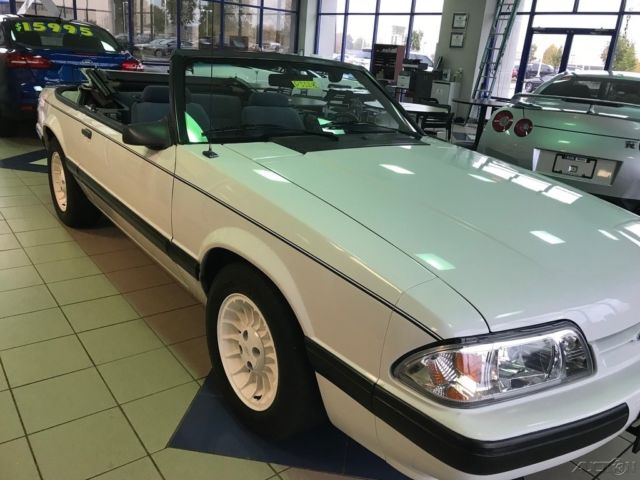 1987 White Ford Mustang