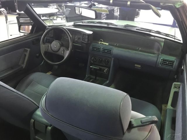 1987 White Ford Mustang