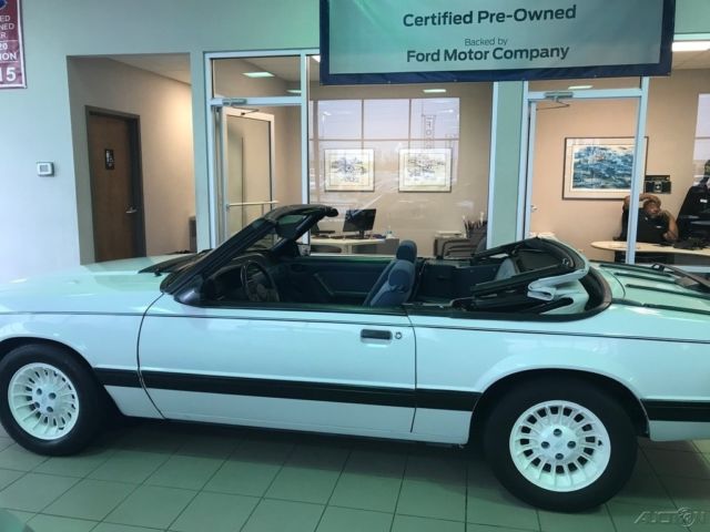 1987 White Ford Mustang