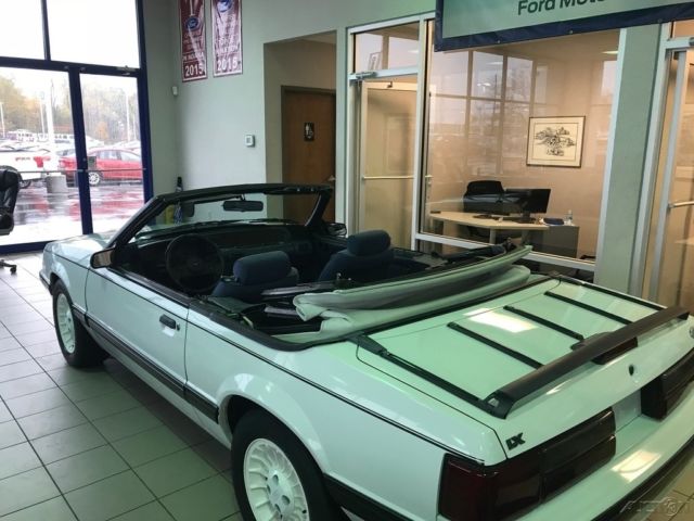 1987 White Ford Mustang