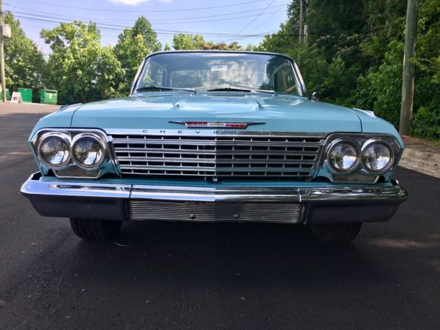 1962 Twilight Turquoise Chevrolet Impala Sedan