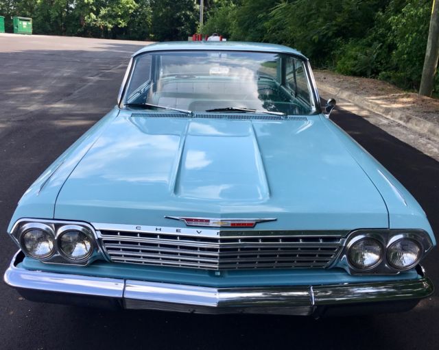 1962 Twilight Turquoise Chevrolet Impala Sedan