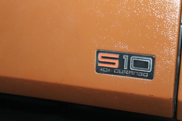 1988 White Chevrolet S-10 Extended Cab Pickup